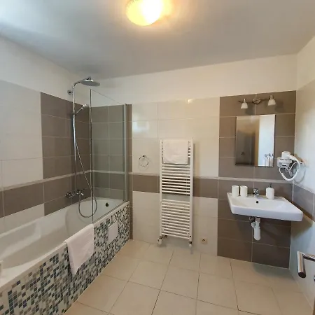 Agropenzion 7divov بيت ضيافة Dolna Krupa