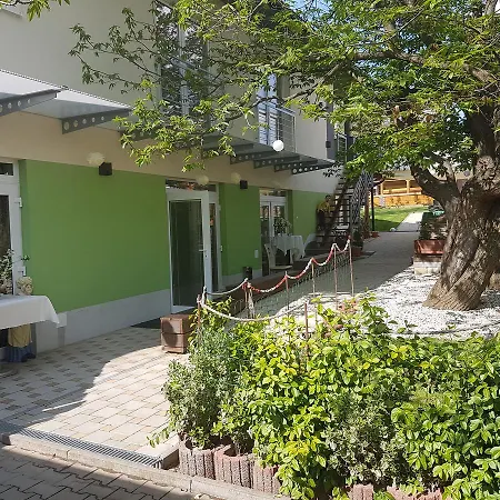 Agropenzion 7divov 3* Dolna Krupa