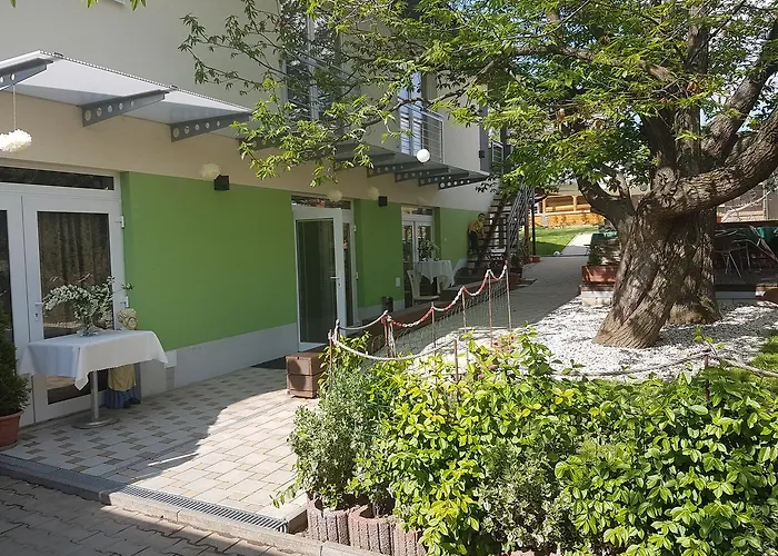 Agropenzion 7divov 3* Dolna Krupa